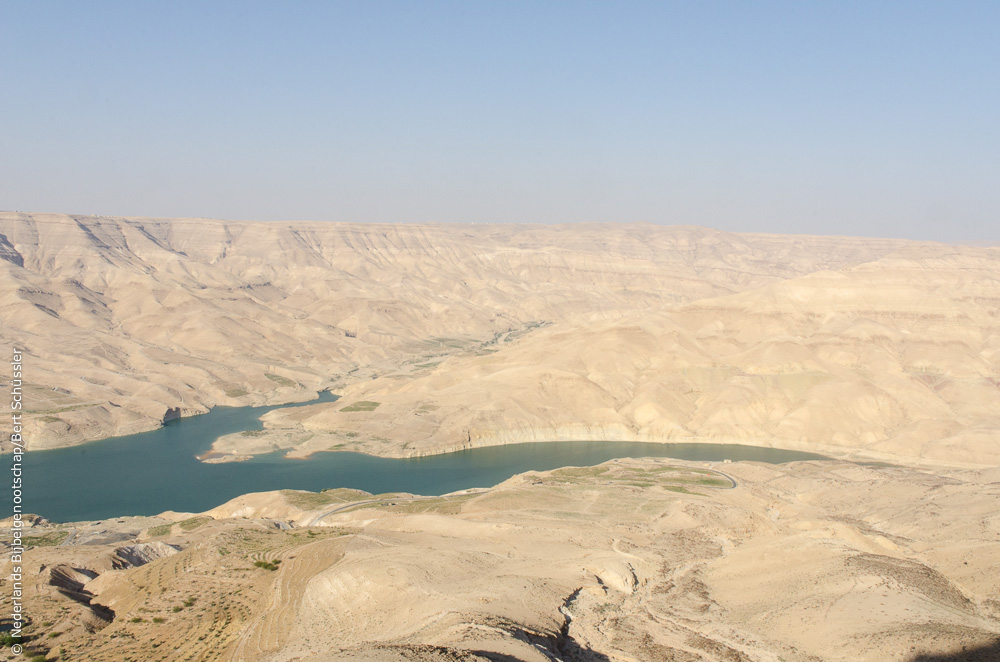 De rivier Arnon in Jordanie